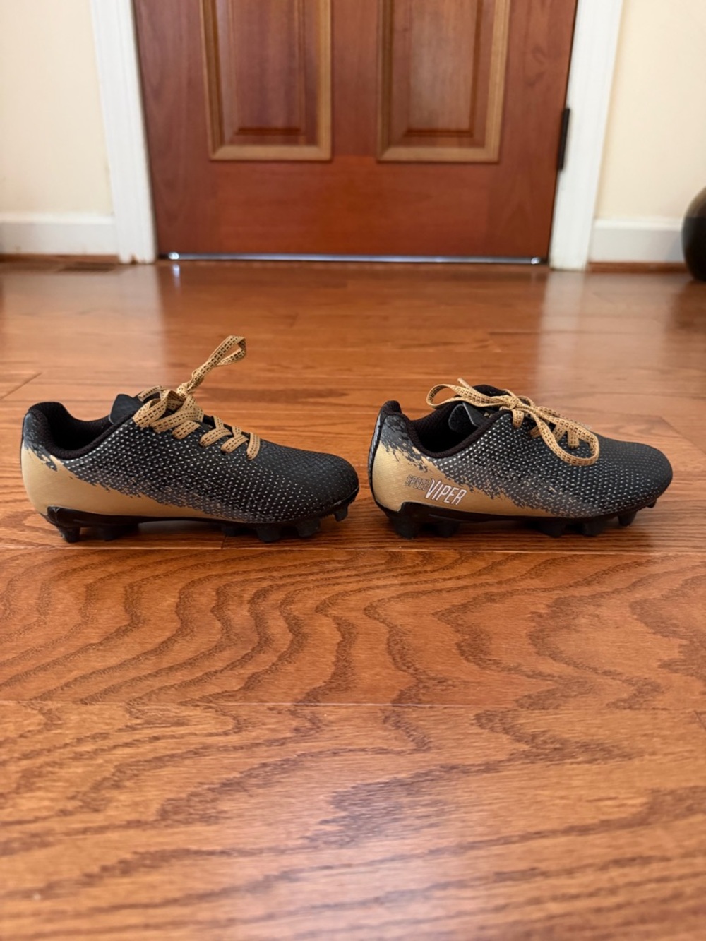 DSG Soccer Cleats - Black with Gold Laces - Size 10 - Picture 4 of 6